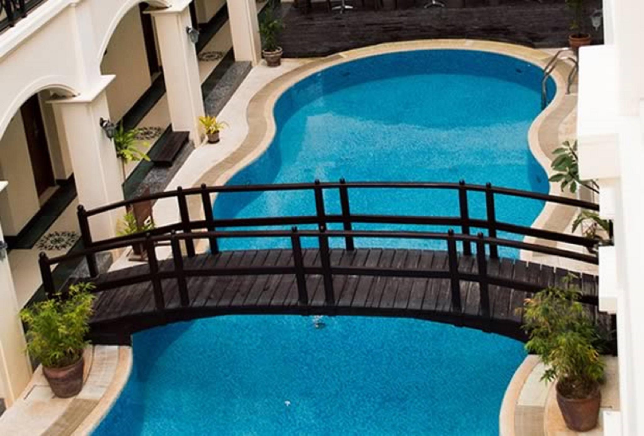 Golden Phoenix Boracay Hotel 4*