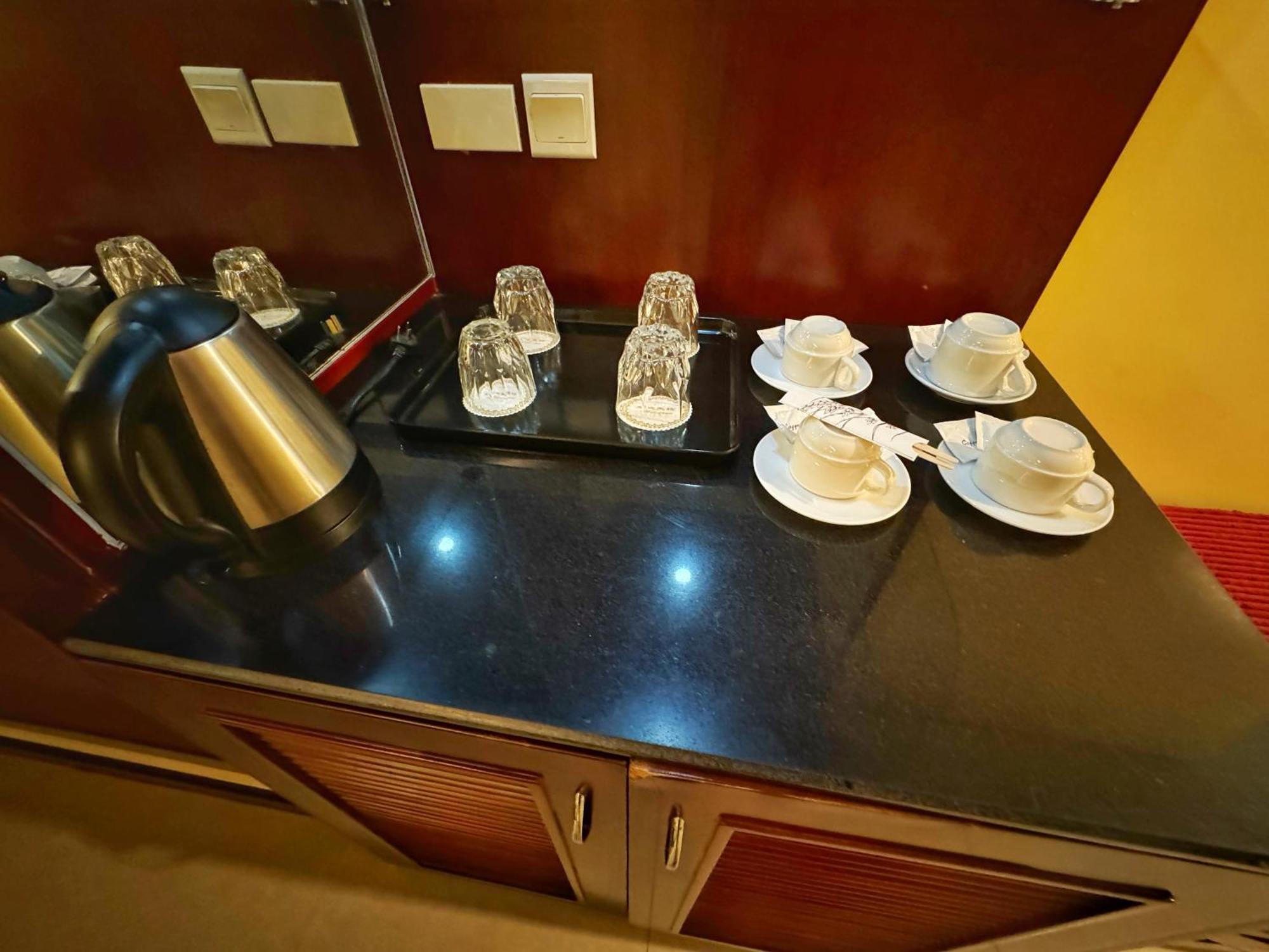 Golden Phoenix Boracay Hotel Manoc-Manoc