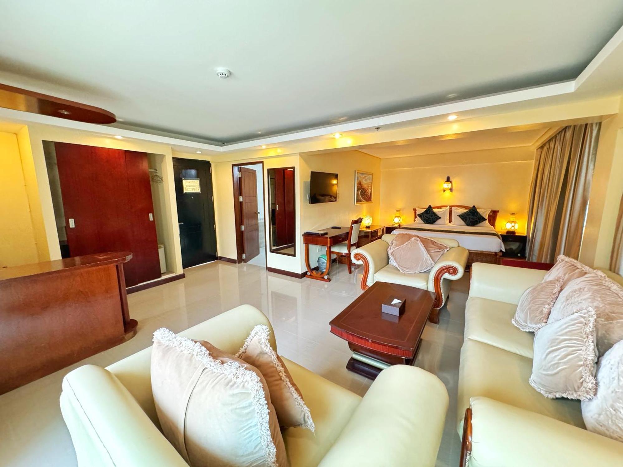 Golden Phoenix Boracay Hotel
