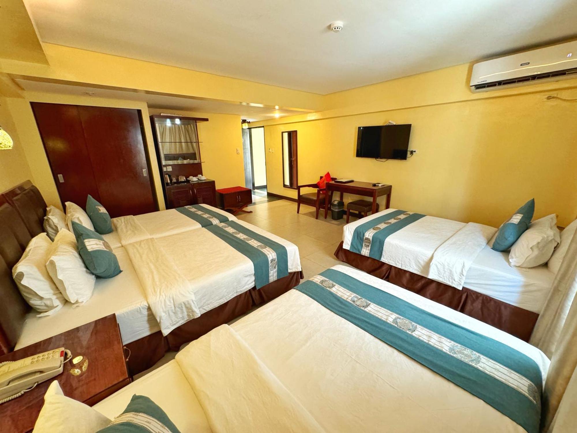 Golden Phoenix Boracay Hotel Manoc-Manoc