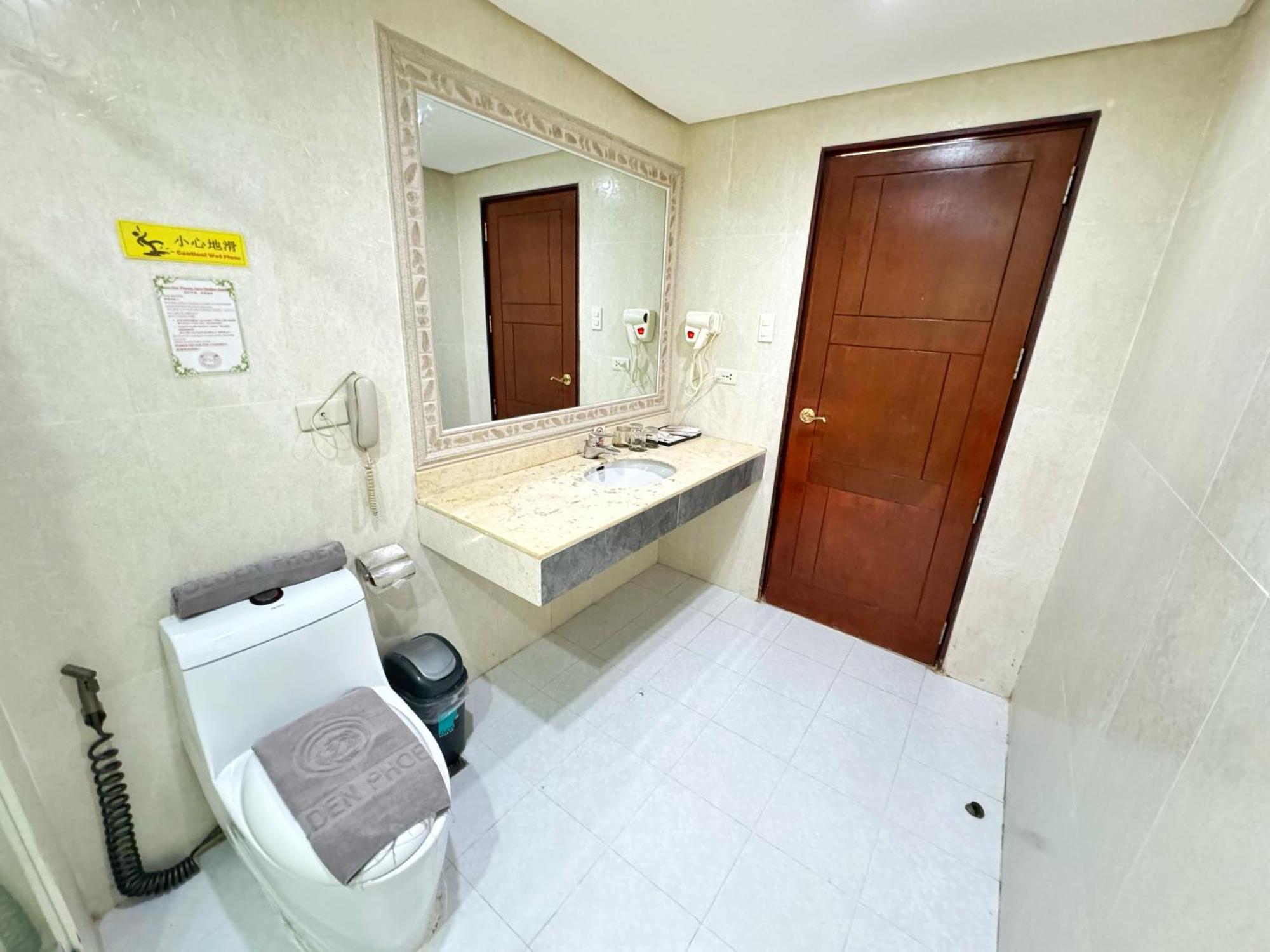 Golden Phoenix Boracay 4*