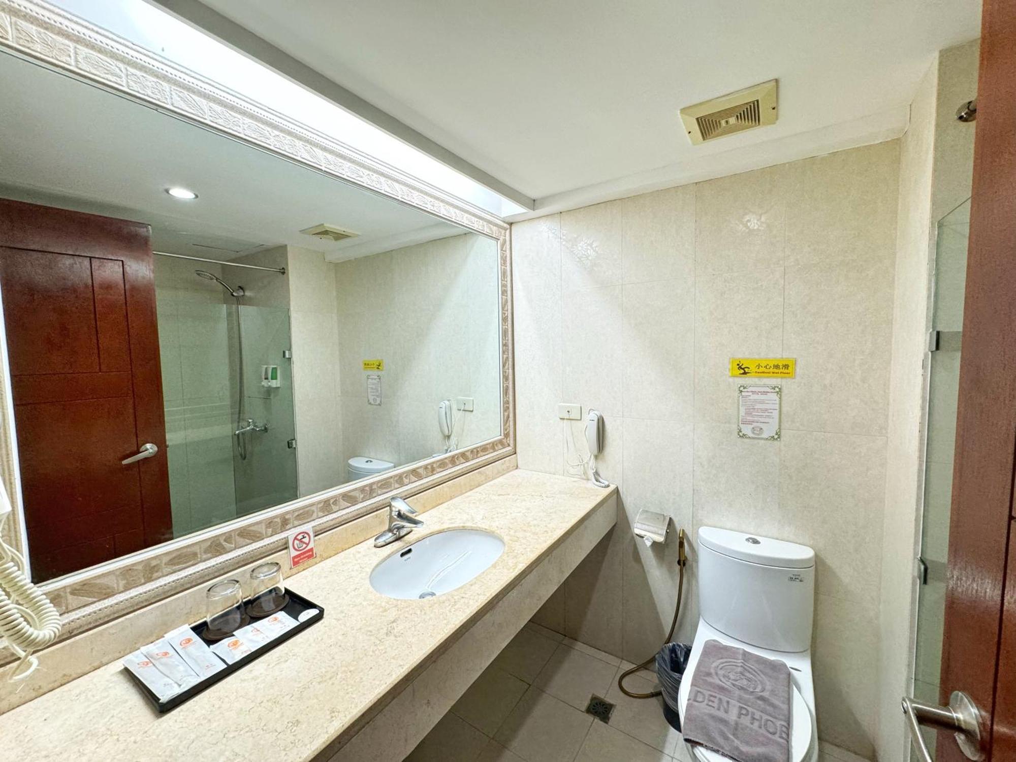 Golden Phoenix Boracay Hotel Manoc-Manoc