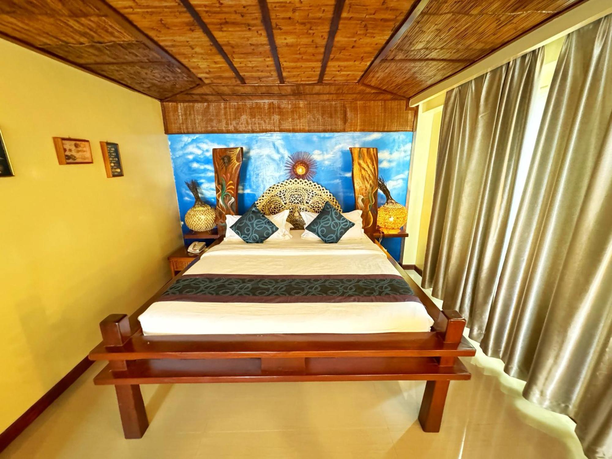 Golden Phoenix Boracay Hotel