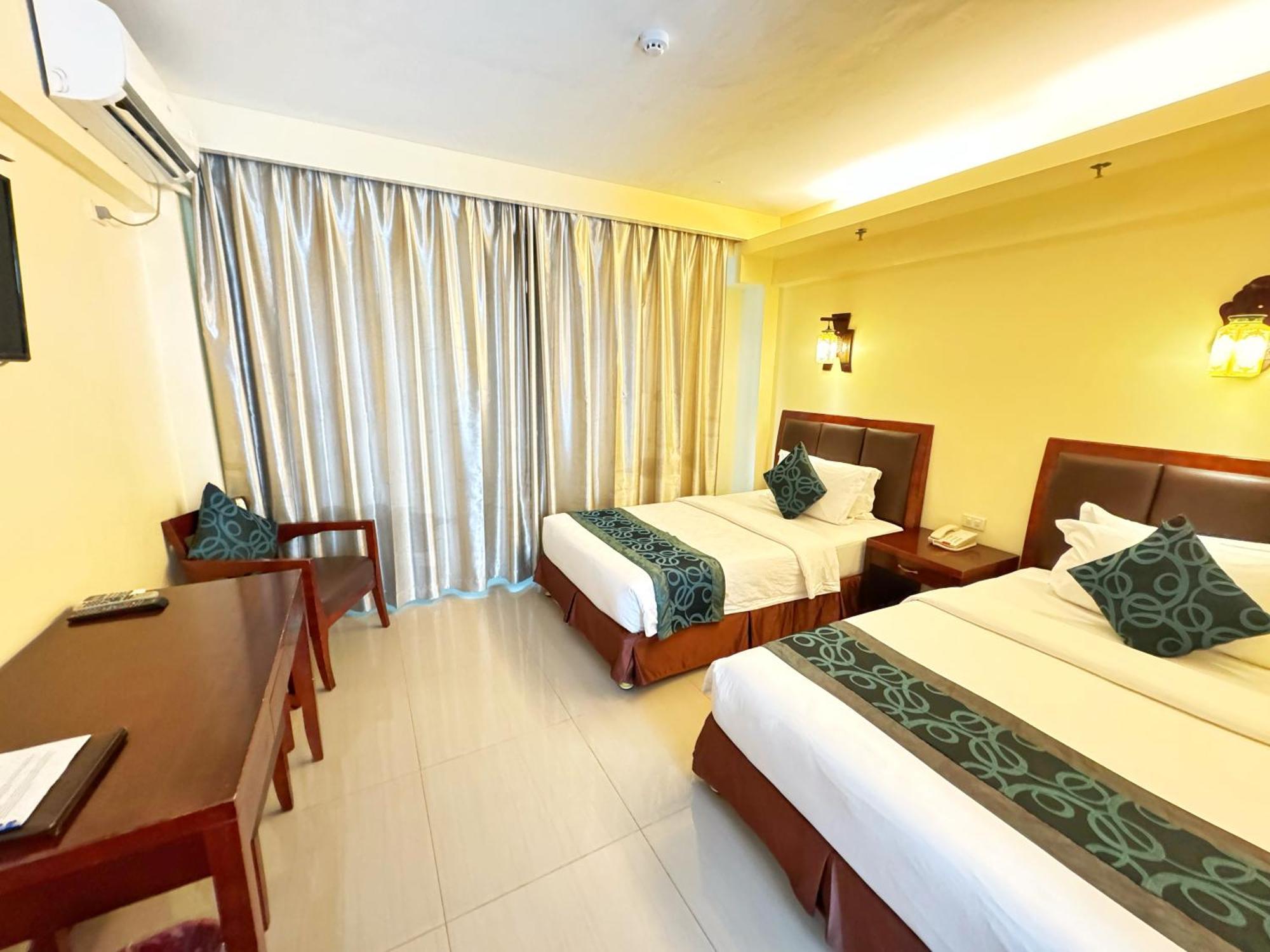 Golden Phoenix Boracay Hotel Manoc-Manoc