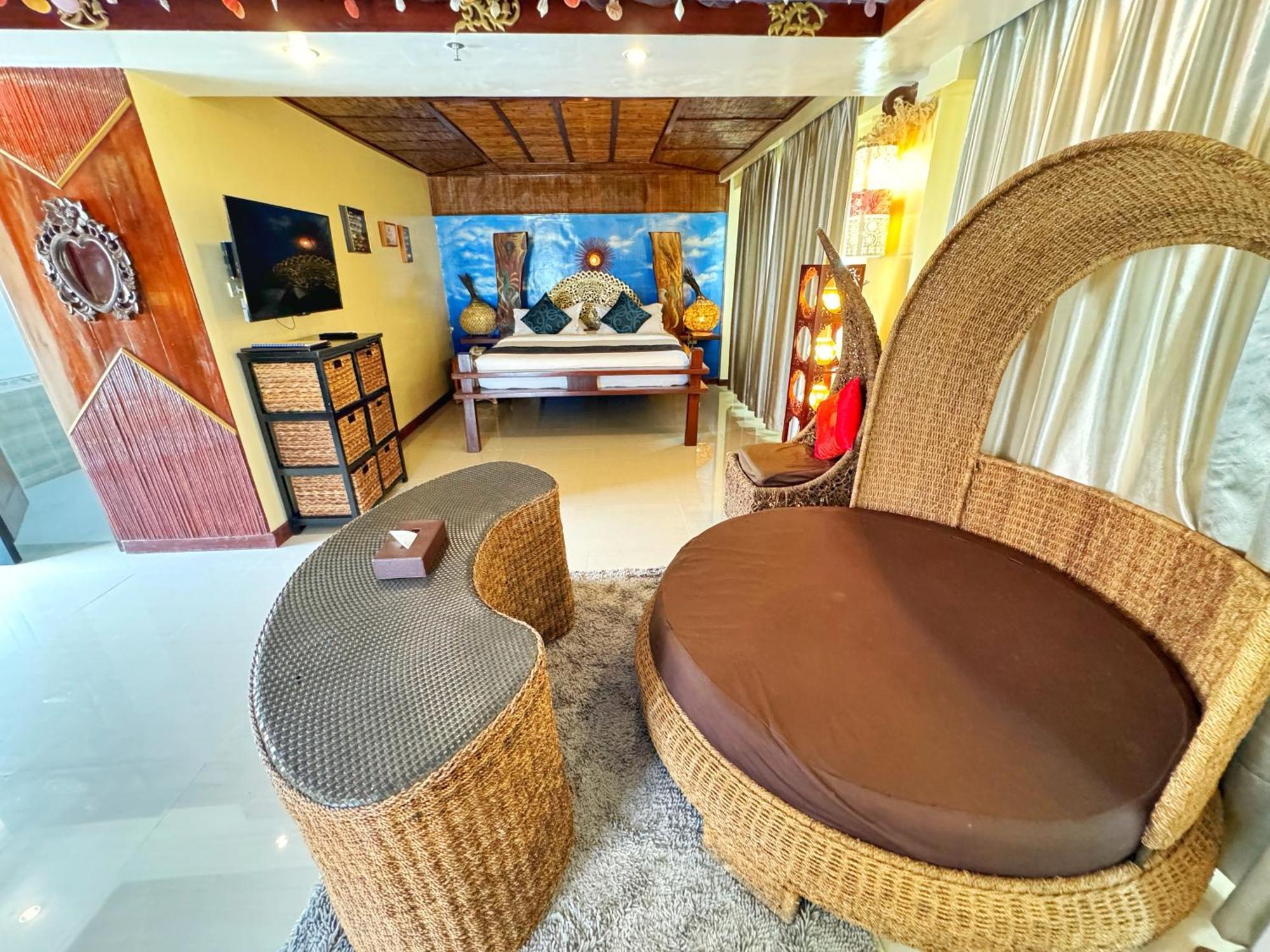 Golden Phoenix Boracay Manoc-Manoc