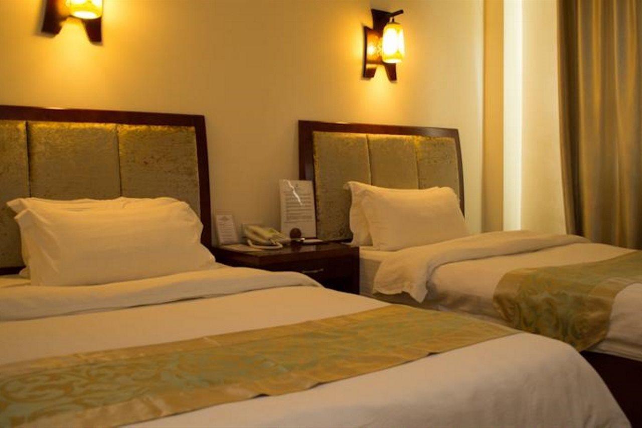 Golden Phoenix Boracay Manoc-Manoc