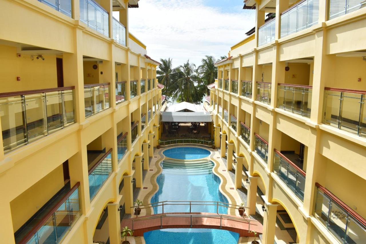 Golden Phoenix Boracay Hotel 4*